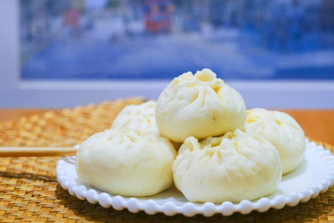 松软的素馅包子