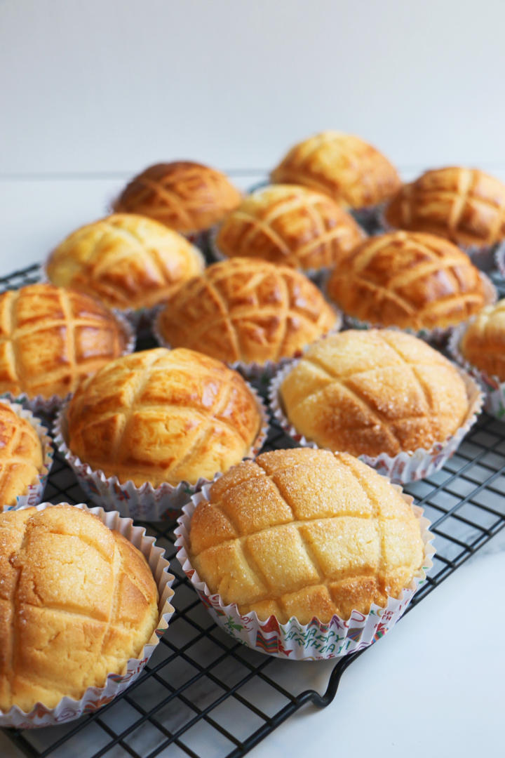 好吃到炸裂的港式菠萝包（附带制作酥皮的小视频）