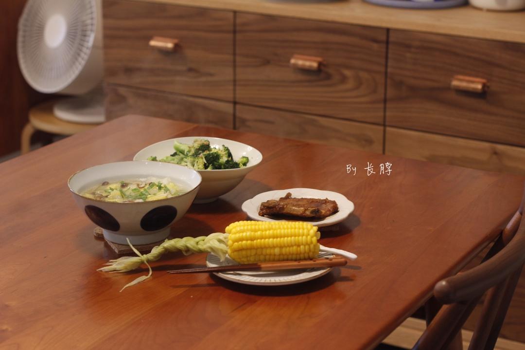 长脖的夜食堂