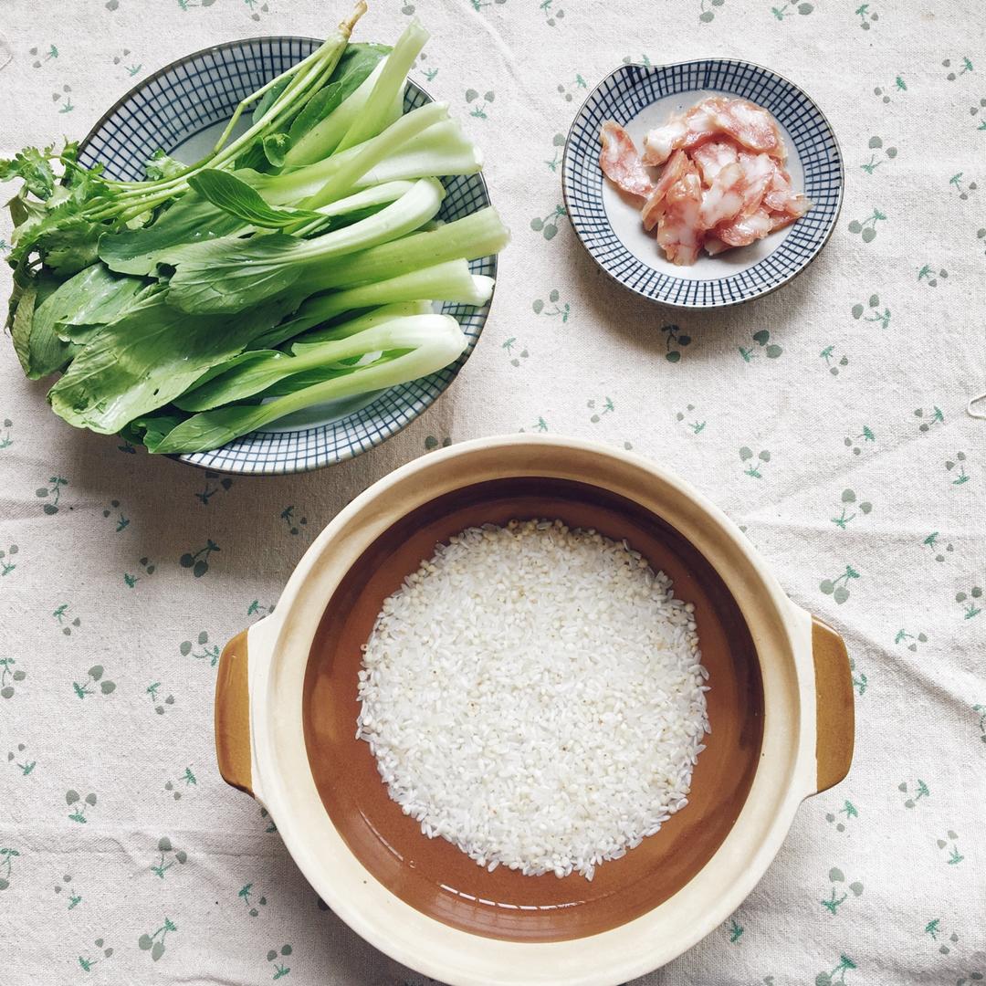 广式腊味煲仔饭