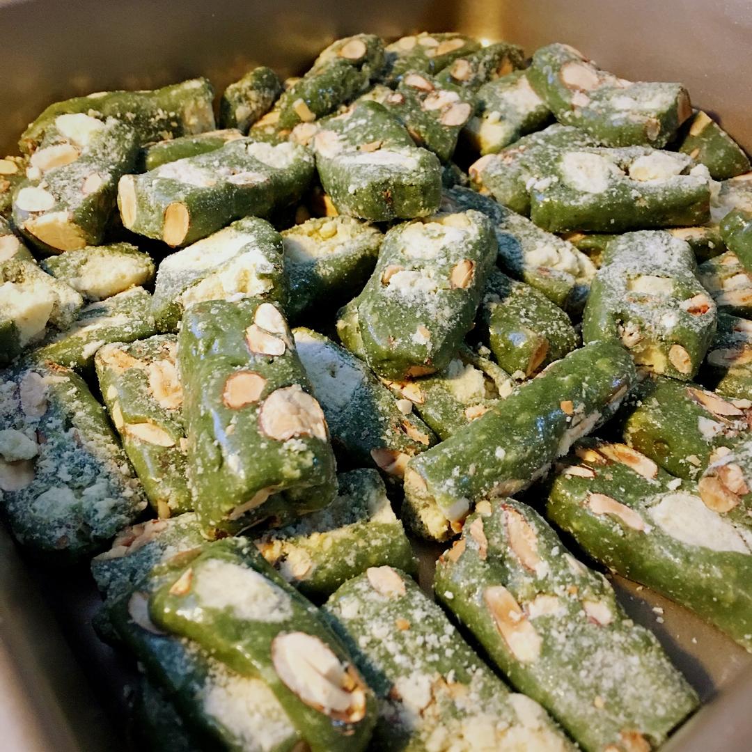 榴莲干坚果牛轧糖