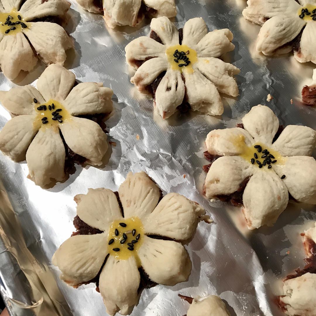 鸡肉面面做的中式酥皮点心——花瓣酥