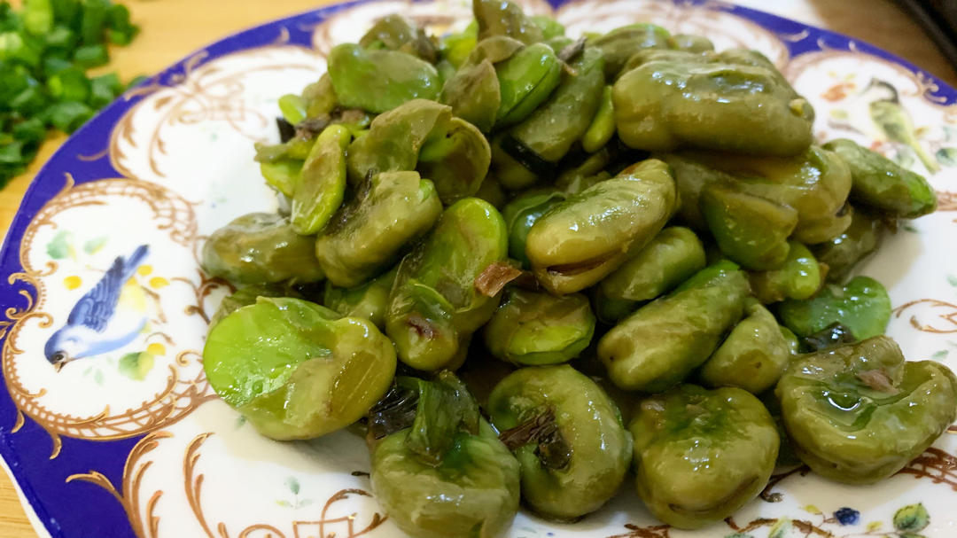 春夏，吃不腻的葱油蚕豆