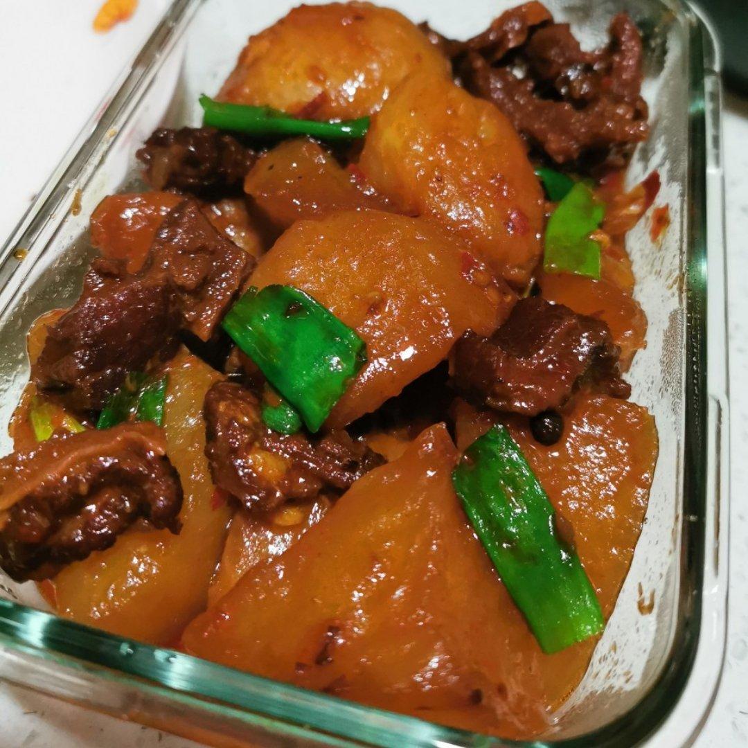 川味萝卜烧牛肉