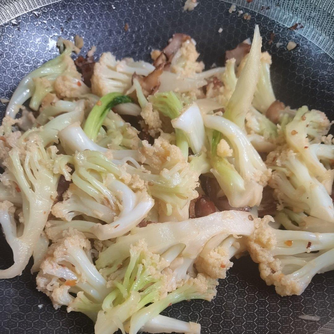 腊肉炒花菜
