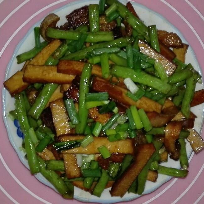 猪肉豆腐干炒豆角的做法