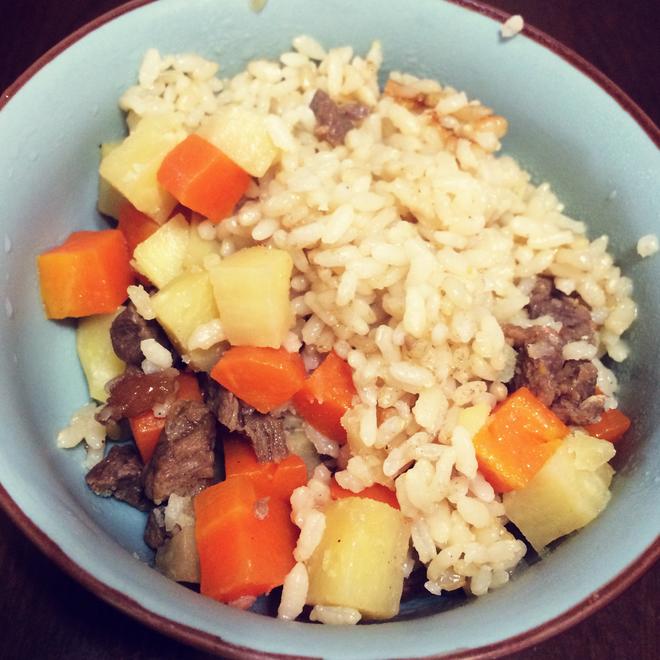 牛肉糙米焖饭的做法