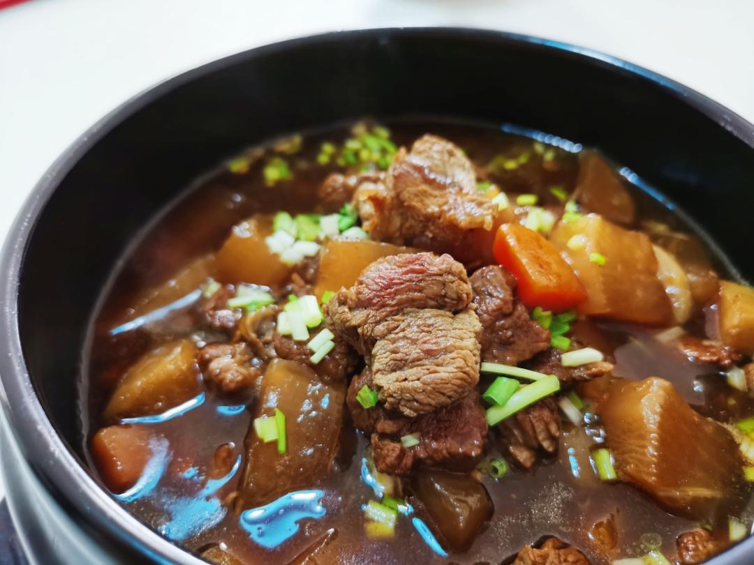牛肉煲（红烧牛肉）