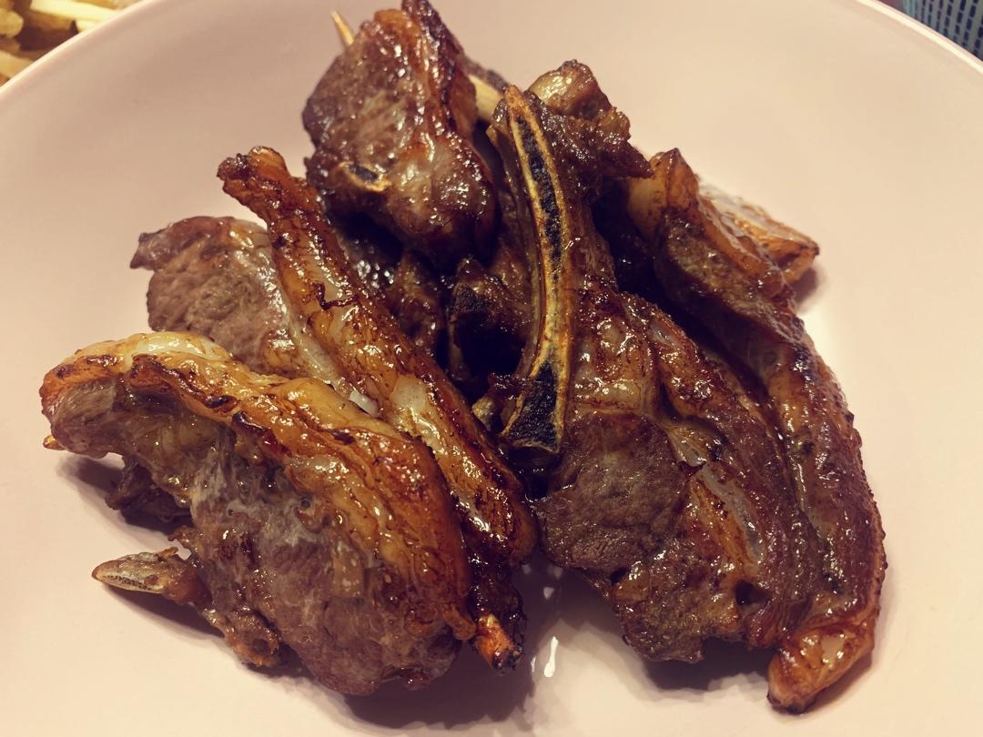 秒杀烧烤摊的烤羊排