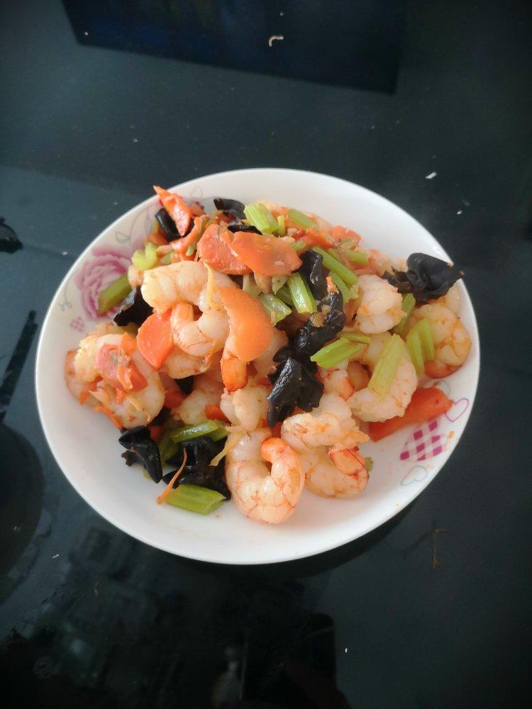 时蔬炒虾仁