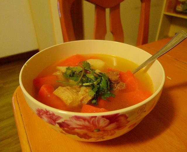 排骨炖胡萝卜山药汤的做法
