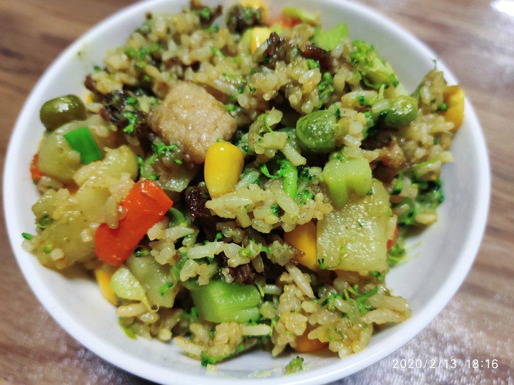 零失手！好看好吃的咖喱杂菜炒饭！