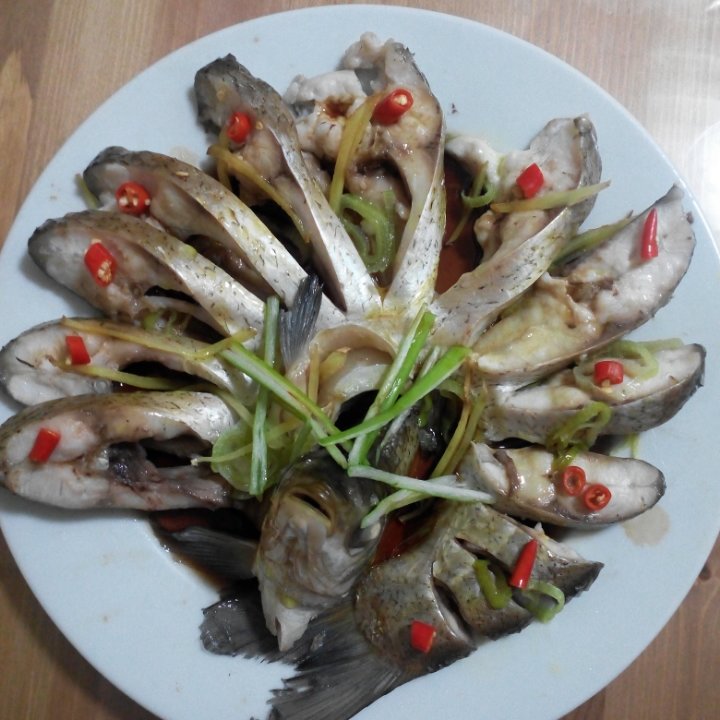 孔雀开屏清蒸鱼