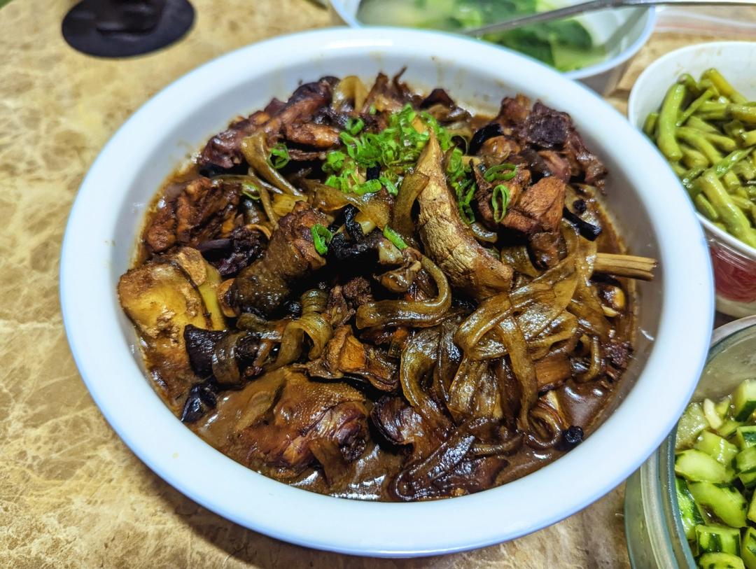 小鸡炖蘑菇