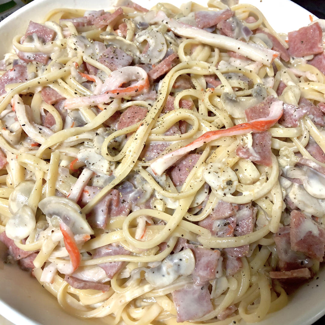 白汁蘑菇培根意粉