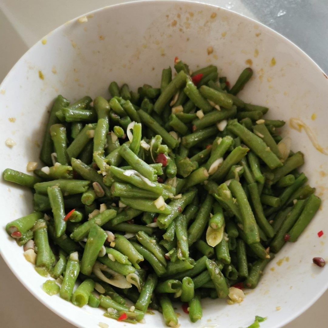 厨师长教你：“凉拌长豆角”的家常做法，夏天没食欲，很适合开胃