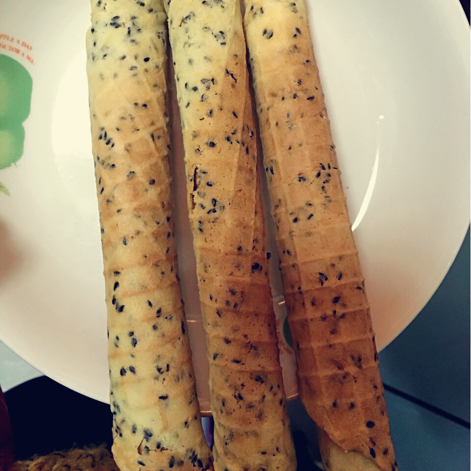 黑芝麻蛋卷