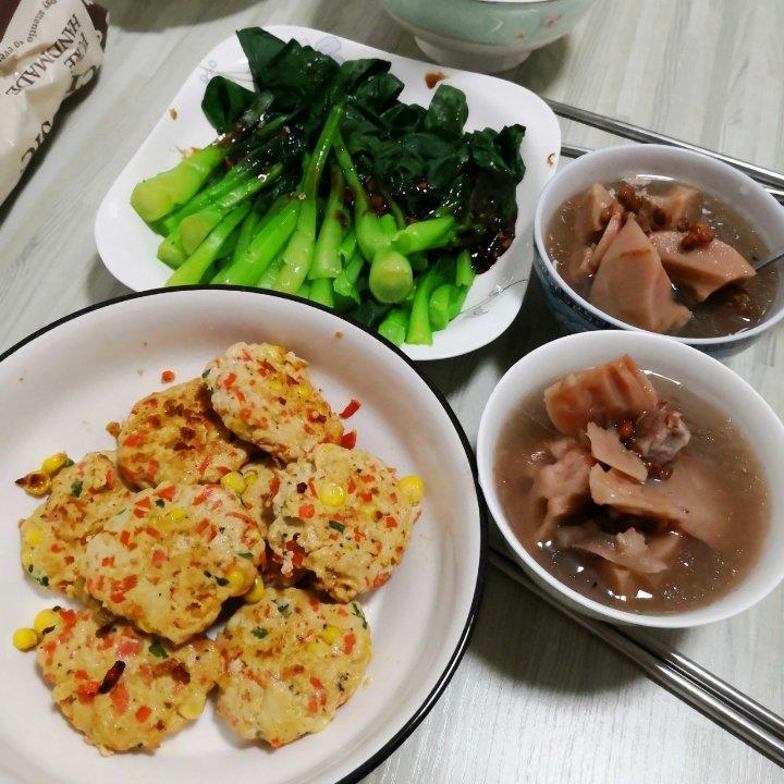 〔健身餐〕无油鸡胸肉饼