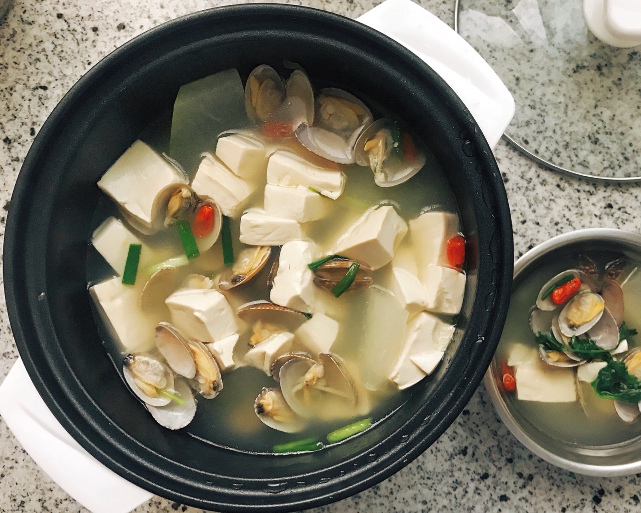 【宿舍版】花蛤豆腐汤的做法