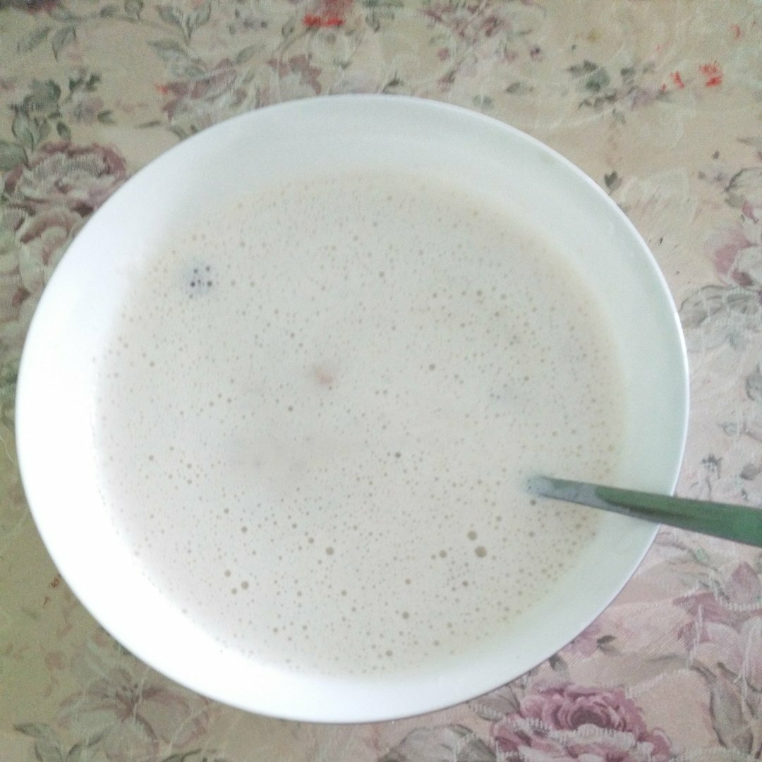 减肥餐营养奶昔（山药+红枣+核桃或花生+香蕉+牛奶或酸奶）