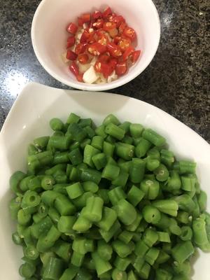 快手下饭菜一一橄榄菜肉末四季豆的做法 步骤2