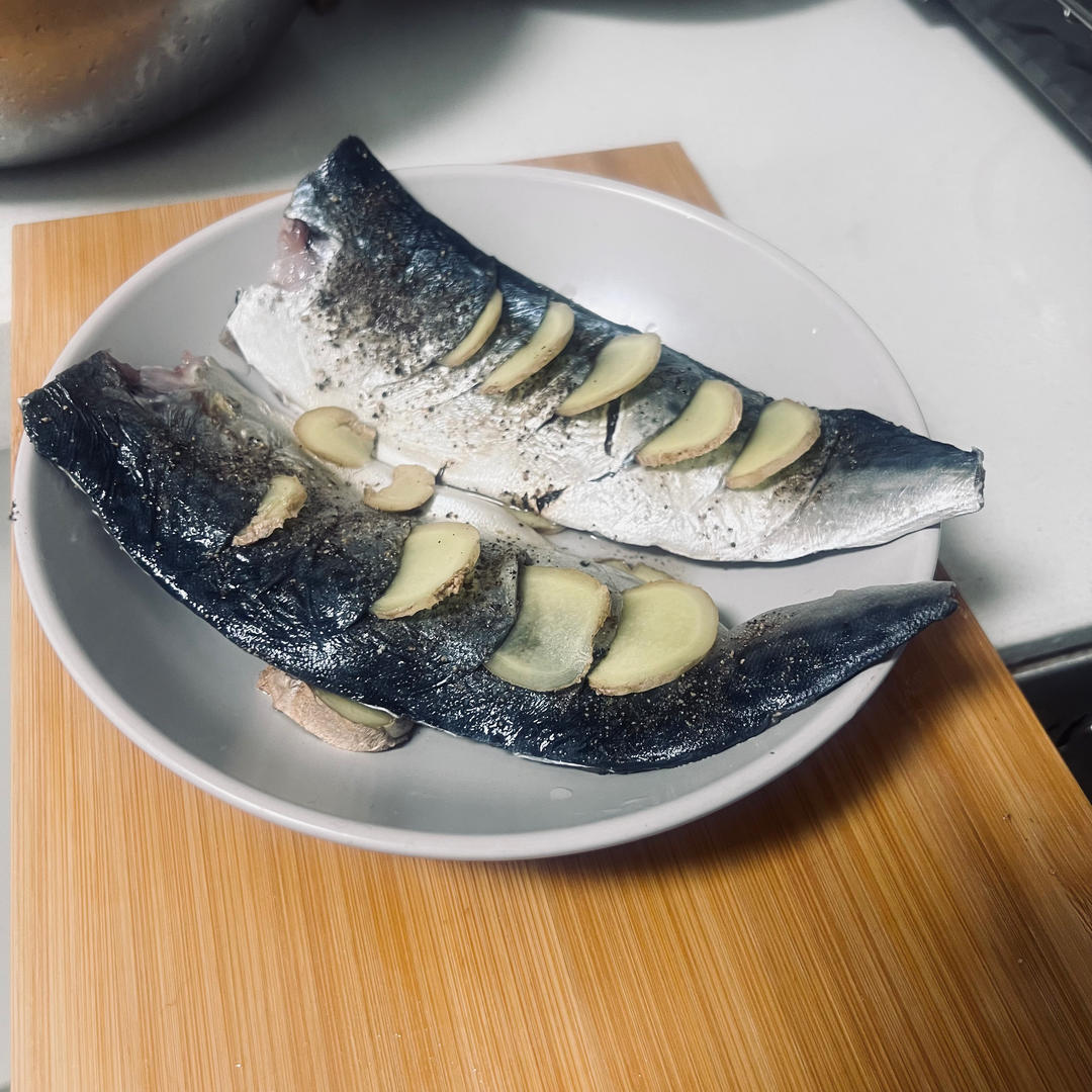 不输日料店的烤青花鱼（空气炸锅版）——无需油减脂