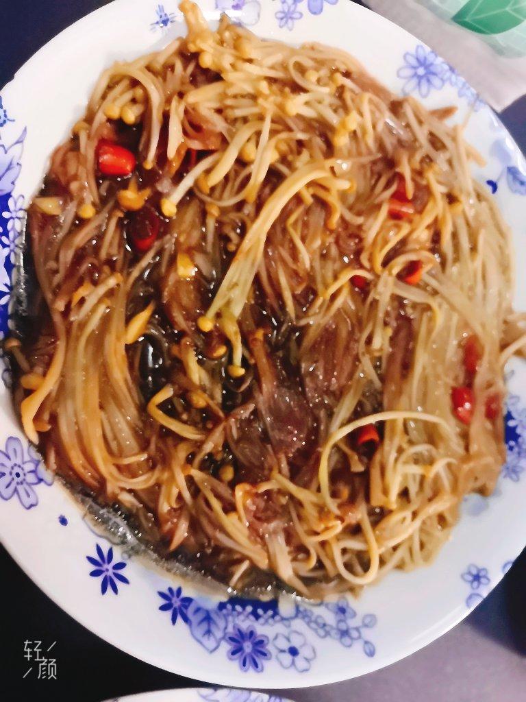 超级下饭快手菜：辣炒金针菇