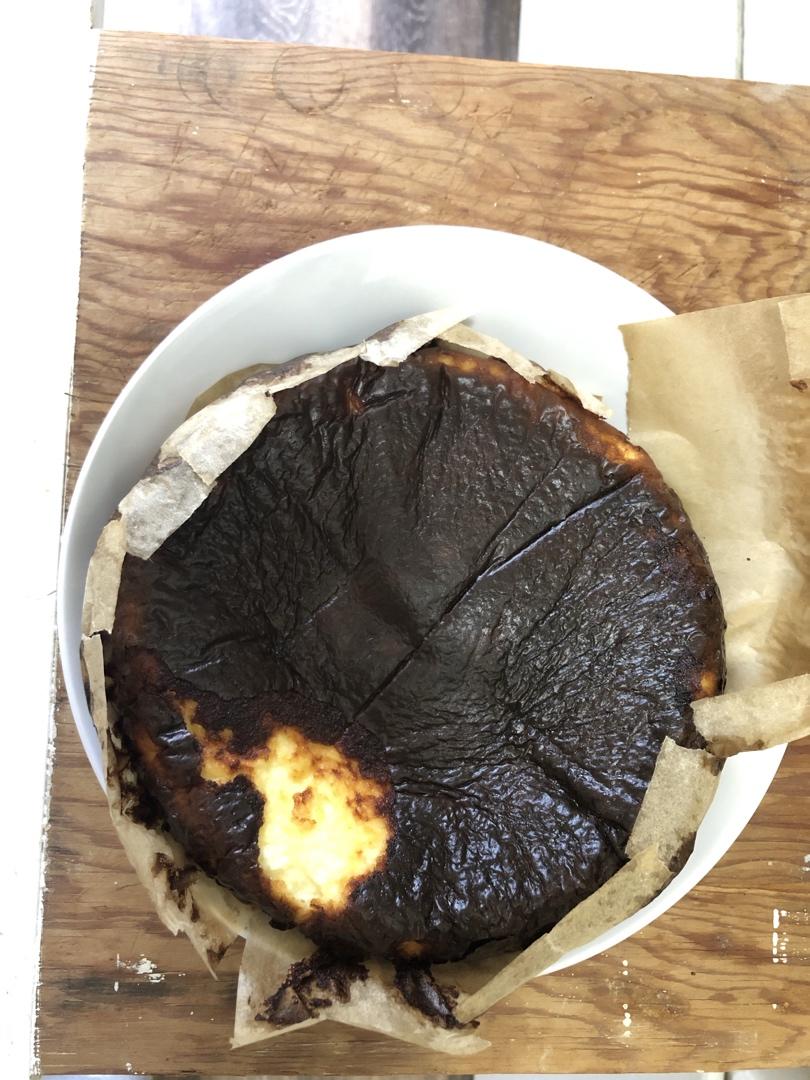 快手的网红basque cheesecake巴斯克焦芝士蛋糕