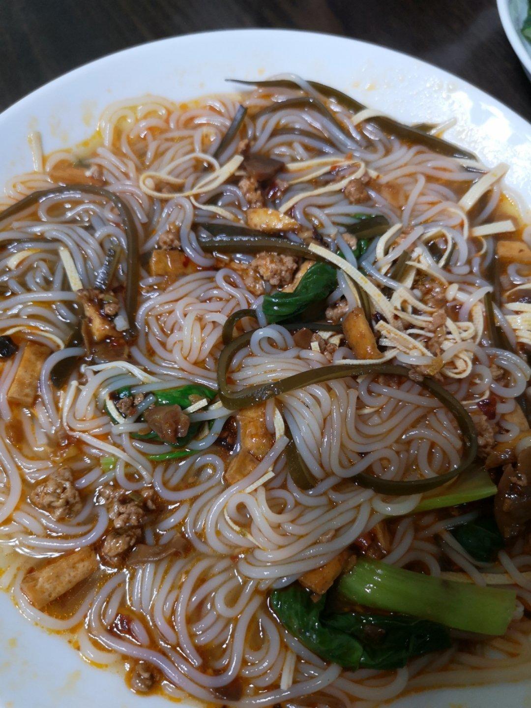 酸辣米线