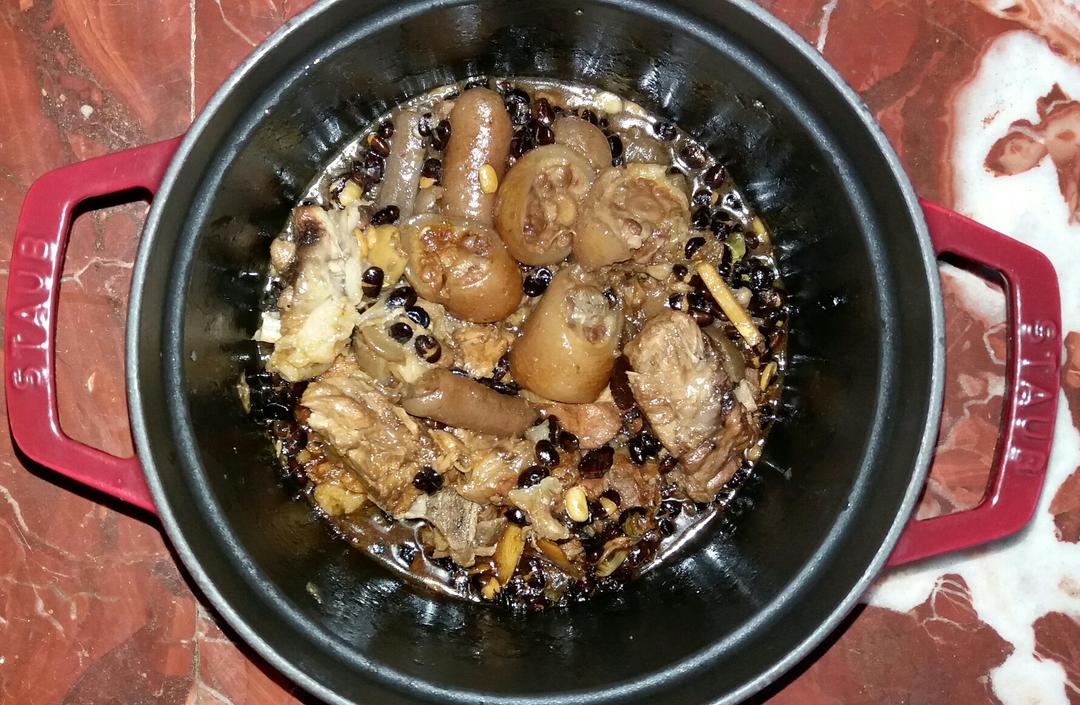 faithjoy做的黑豆焖猪尾