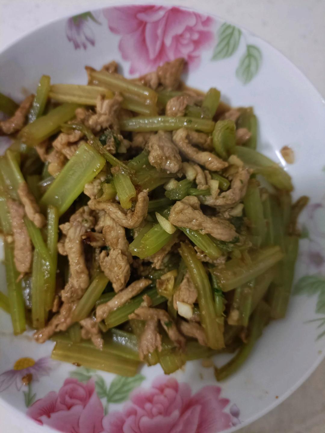 芹菜炒肉丝