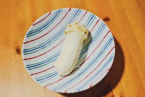 夏日一口鲜－黄油海盐煎松茸的做法 步骤2