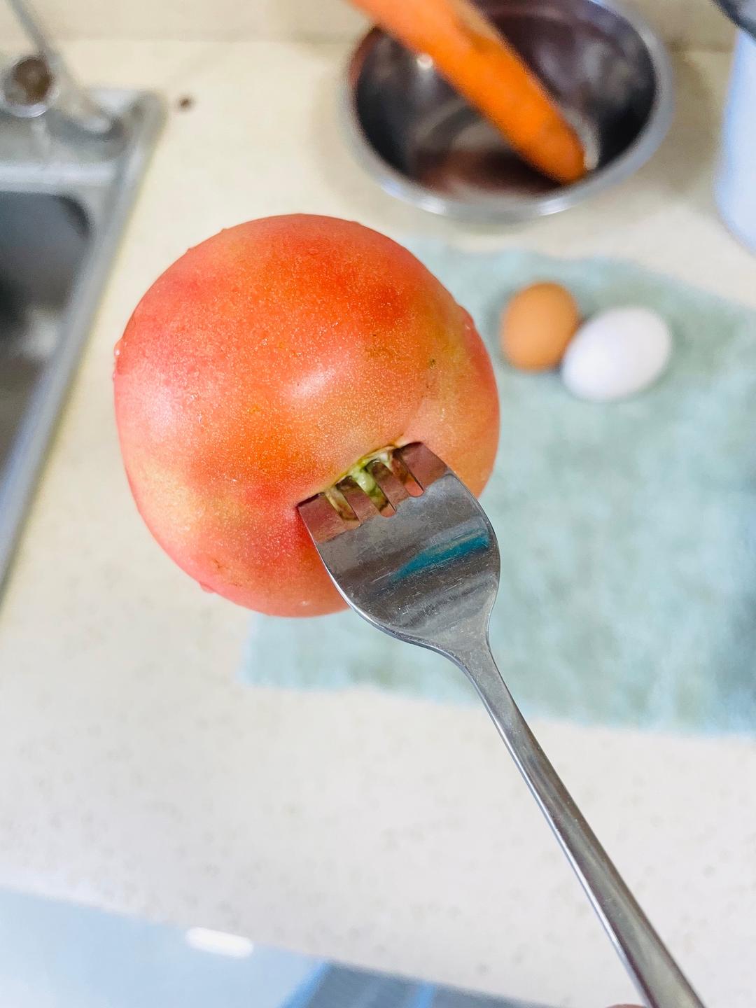 超简单超完美去西红柿皮的做法 步骤2