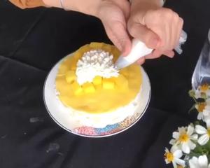 简单美味的芒果千层蛋糕，无需烤箱就可以完成的小清新蛋糕的做法 步骤9