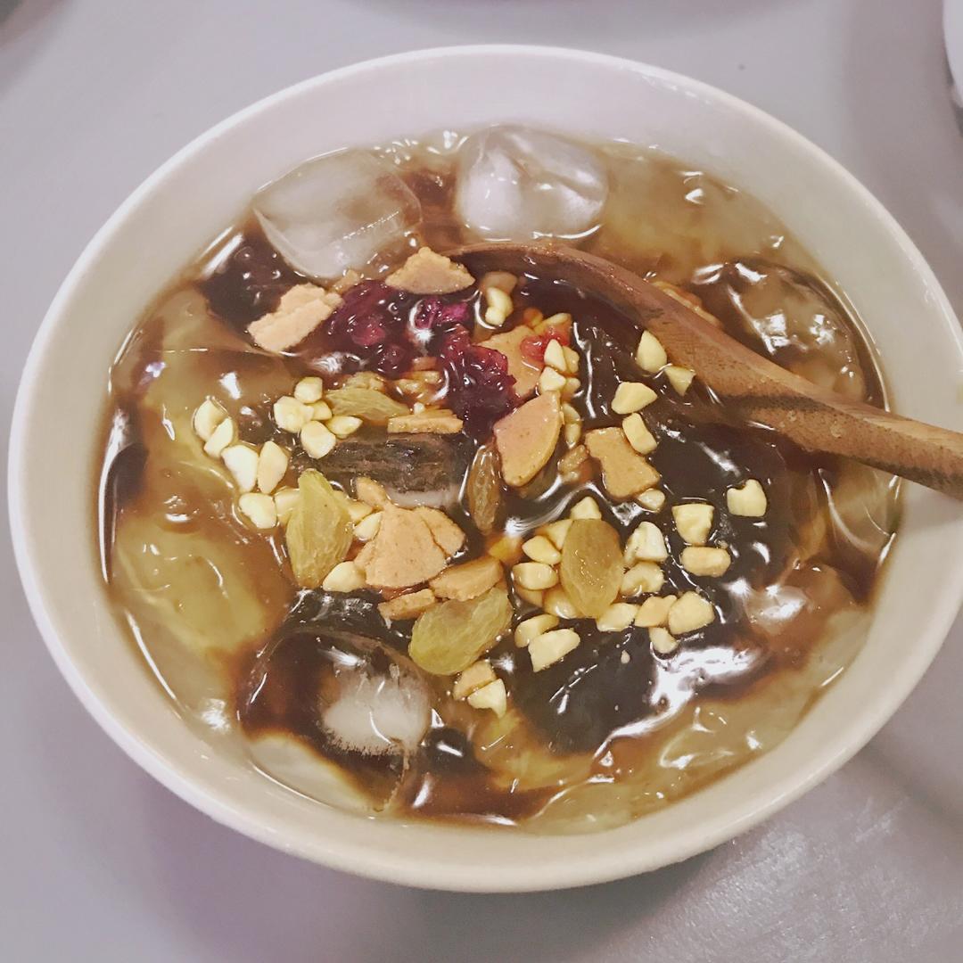 纯正的手工制造冰凉粉（传统红糖冰粉）
