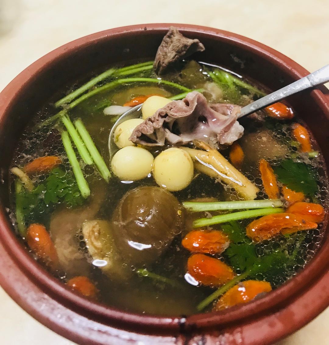 陈金妮做的安神猪心汤