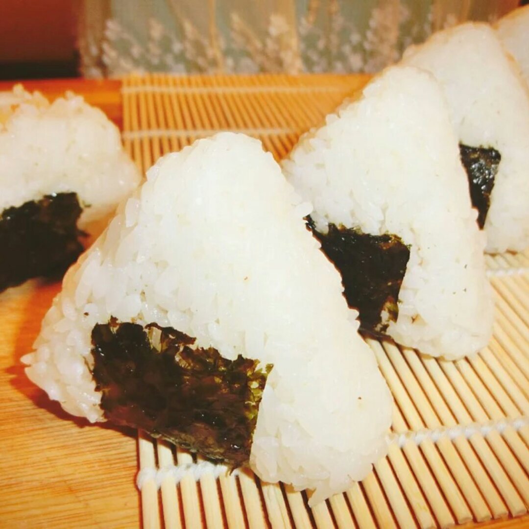 肉松饭团