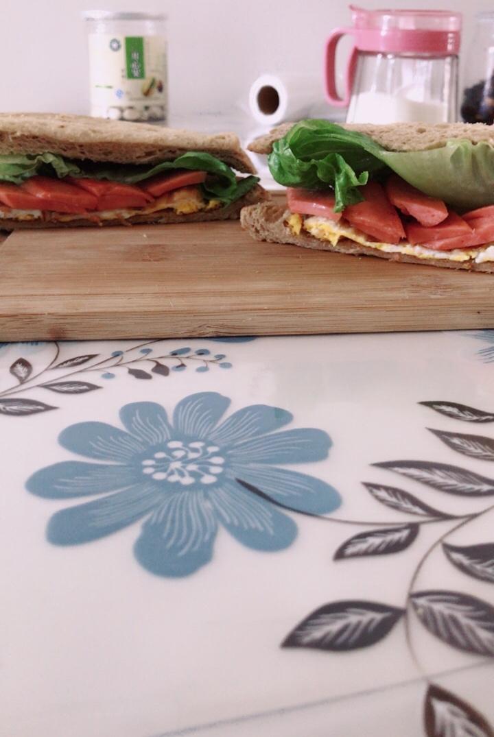 火腿芝士蛋三文治