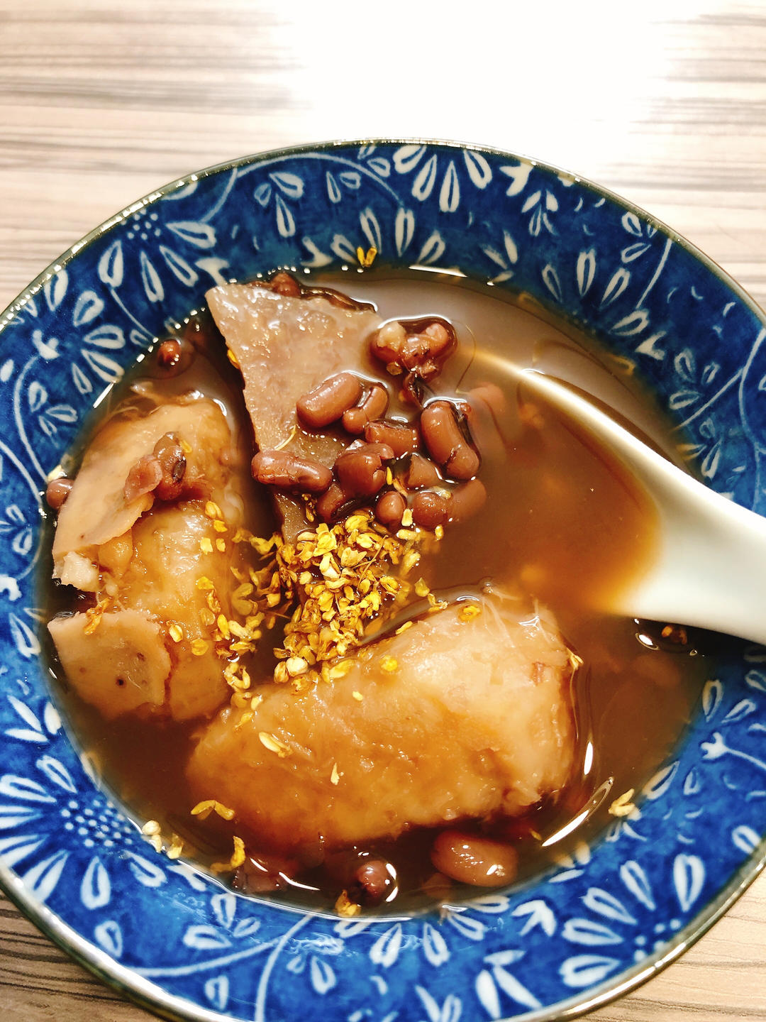 降温了！一定要喝碗热乎乎的「桂花芋头红豆沙」香甜软糯又补气血！