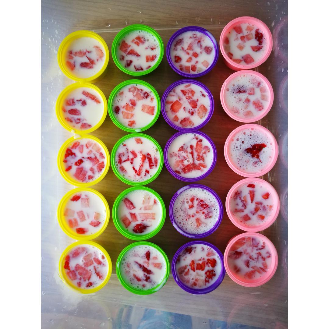 粒粒芒果椰汁冻糕