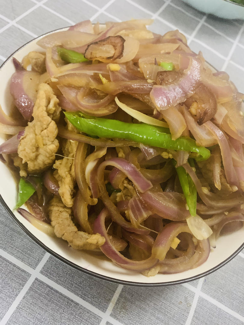 洋葱炒肉