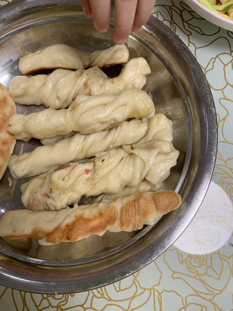 简单快手早餐美食~生煎小花卷