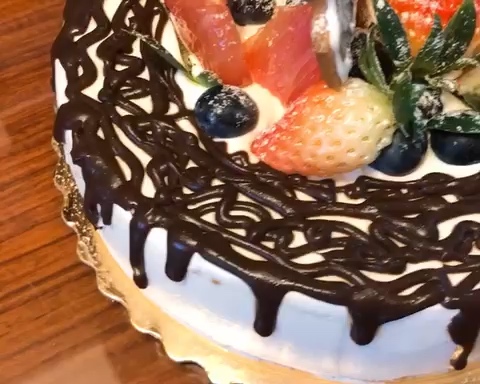 巧克力插片巧克力淋面水果生日蛋糕戚风蛋糕八寸