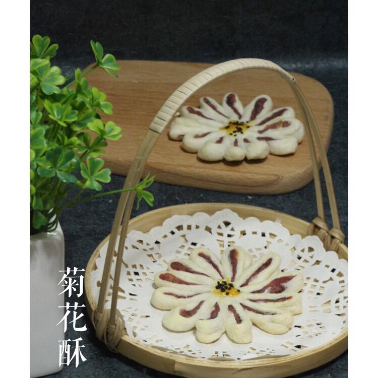 猪油版的各种酥（叉烧酥 紫荆花酥 菊花酥 元宝酥 ）