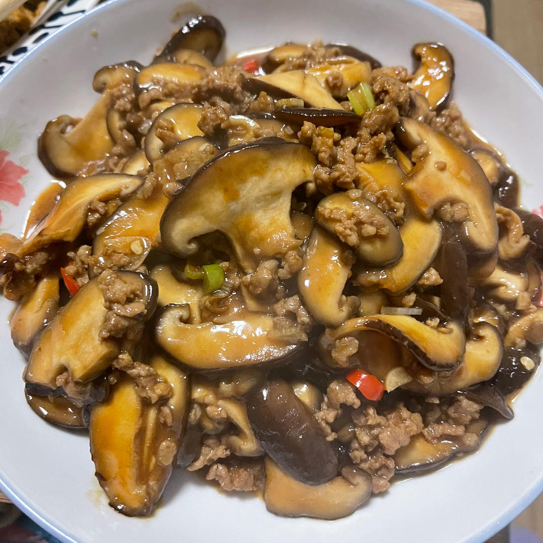 酱汁浓郁！超级下饭的家常菜肉末香菇