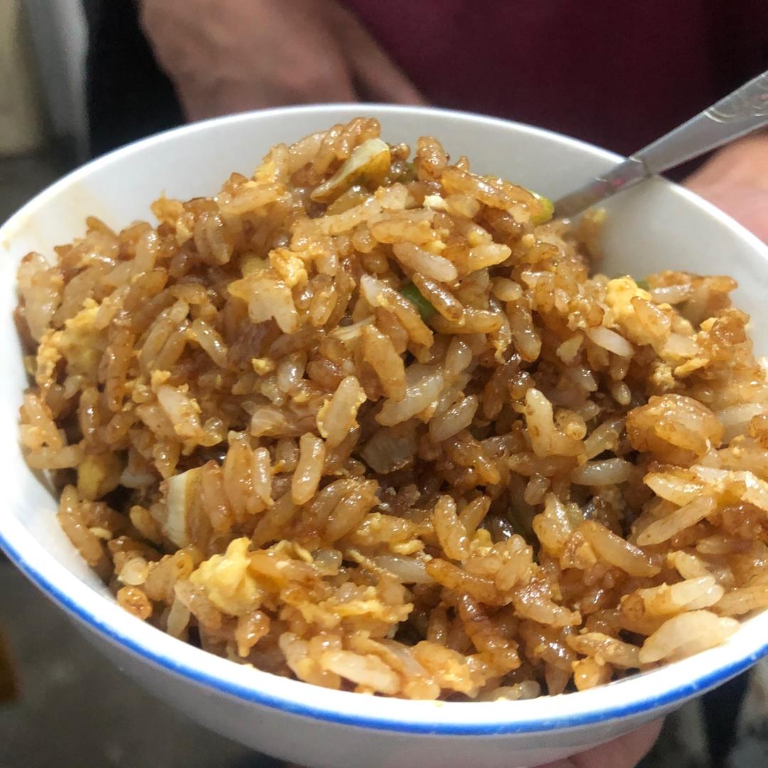 好吃到停不下来的酱油蛋炒饭