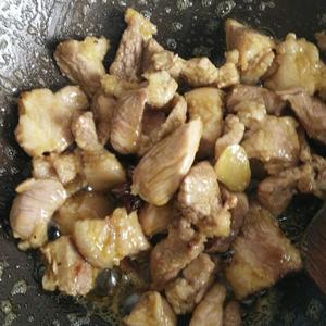 毛豆烧肉的做法 步骤1