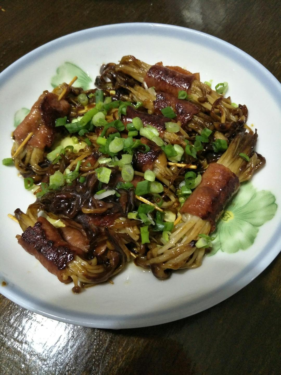 【金针菇培根卷】