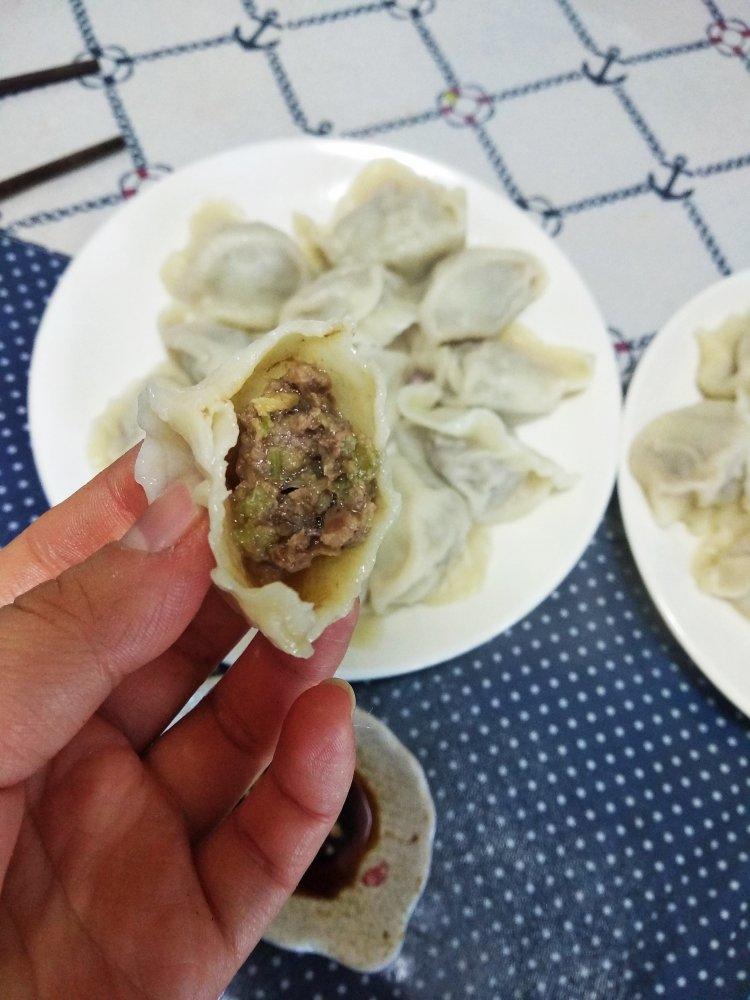 芹菜牛肉水饺
