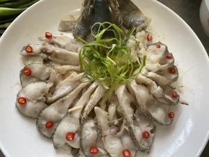 清蒸鲈鱼😋超鲜美❗️的做法 步骤7